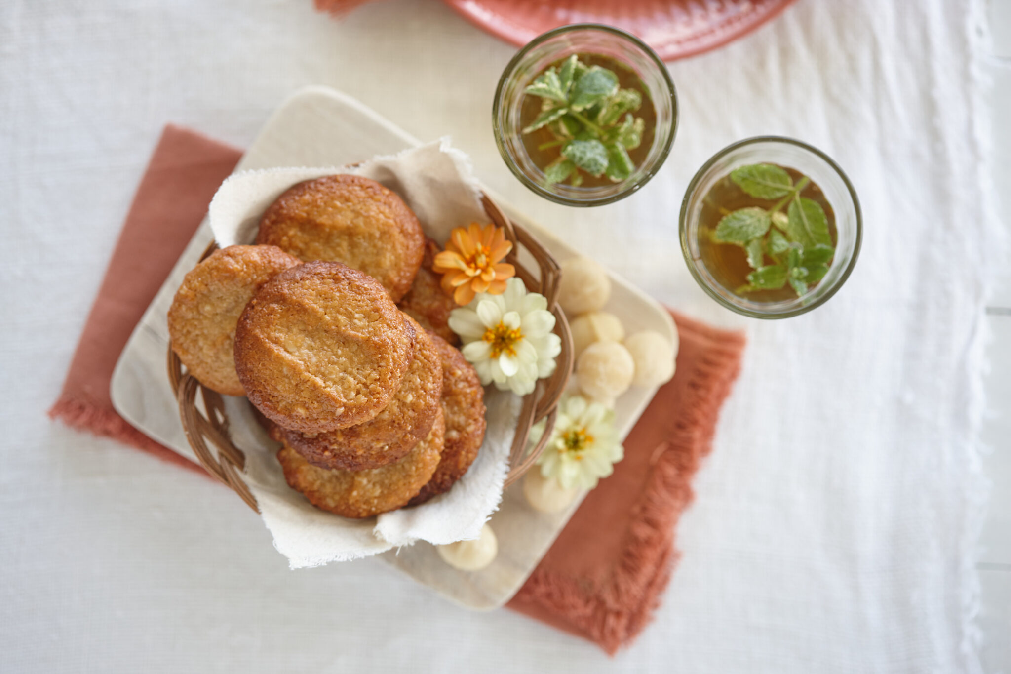 Macadamia gingersnaps recipe