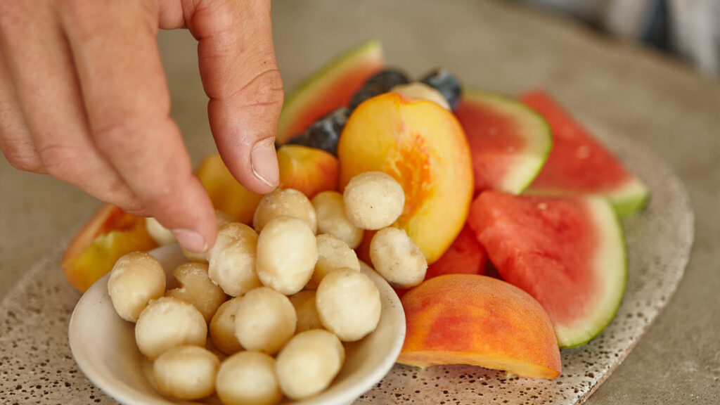 macadamia nuts are a great spring snack