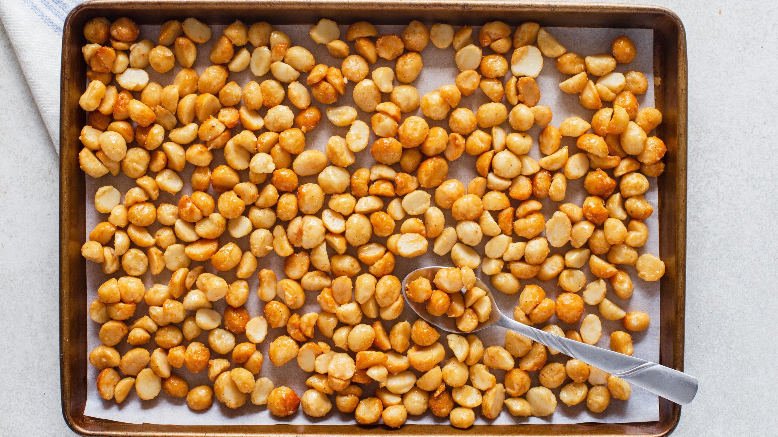 Honey roasted macadamias