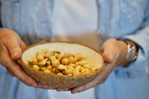 Macadamias with rosemary and garlic