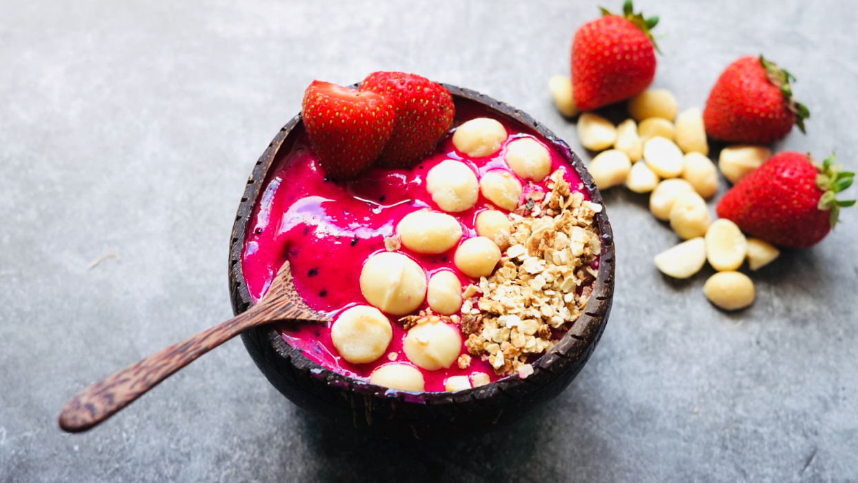 Macadamia and dragonfruit smoothie bowl