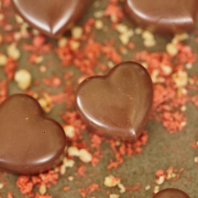 1711 Macadamia and strawberry chocolate hearts (22)