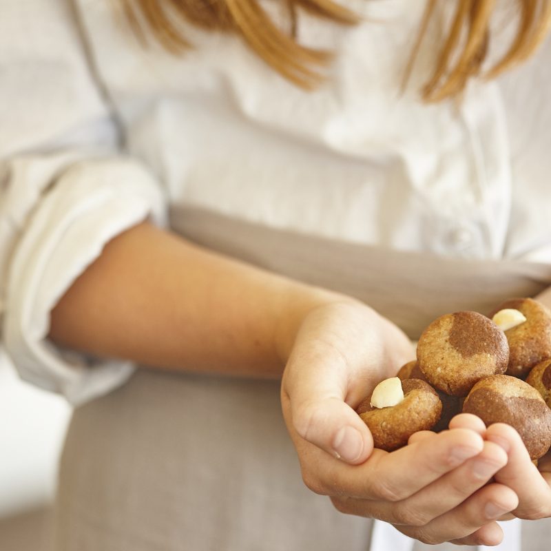 1711 Three ingredient fudgy macadamia cookies (22)