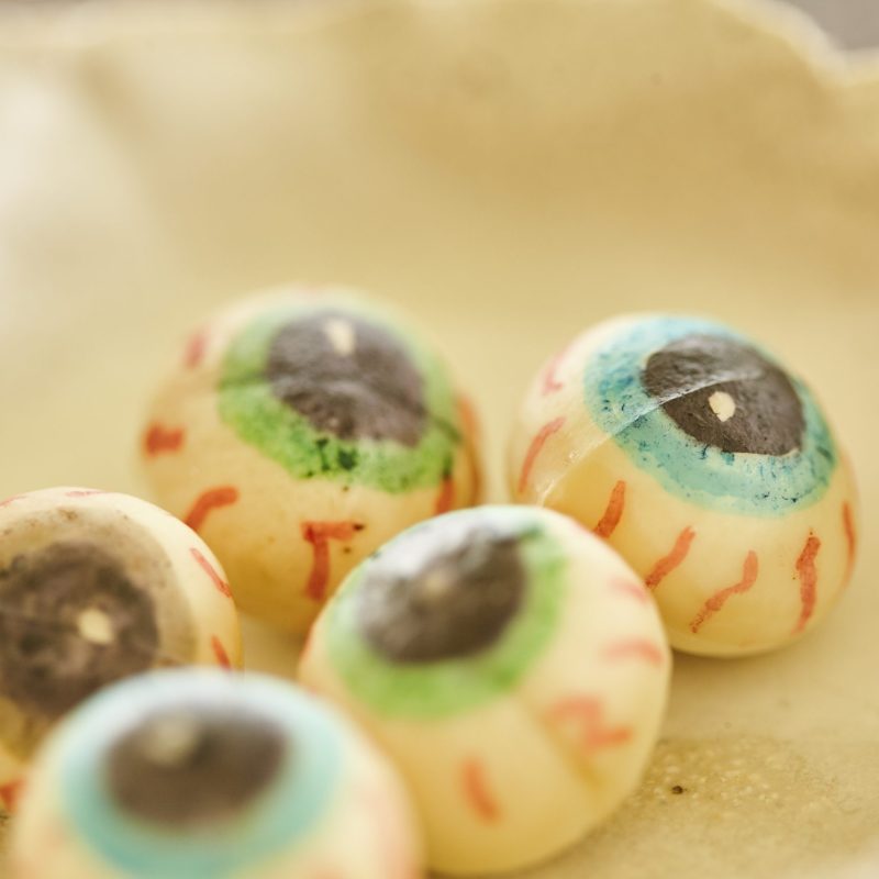 1811 Ghoulish macadamia cupcakes (7)