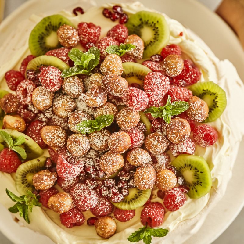 1811 Pavlova with seasonal fruits and candied macadamias (16)