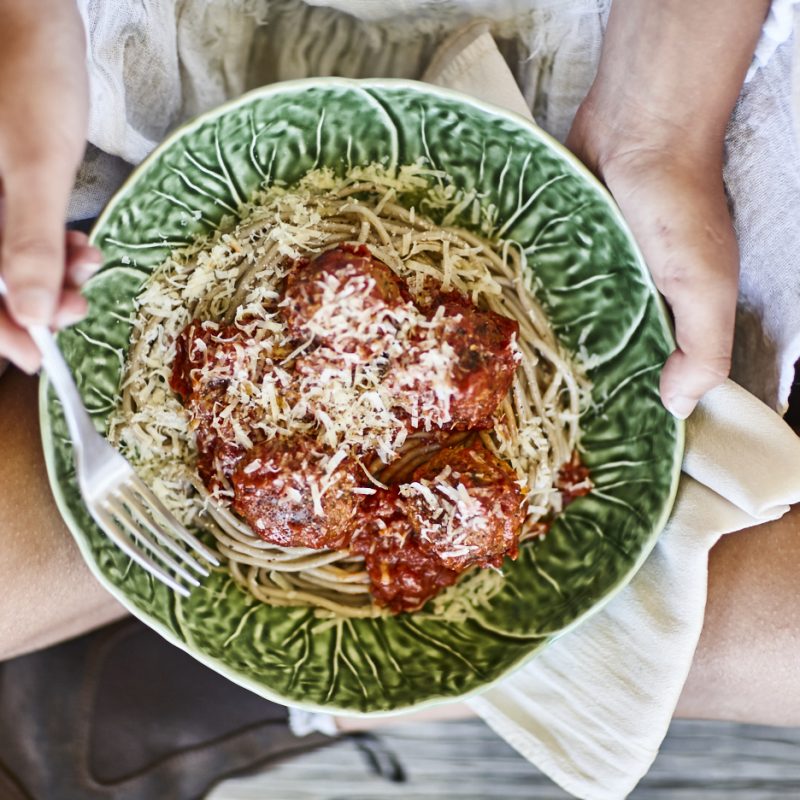 1811 Spaghetti with macadamia 'nutballs' (5)