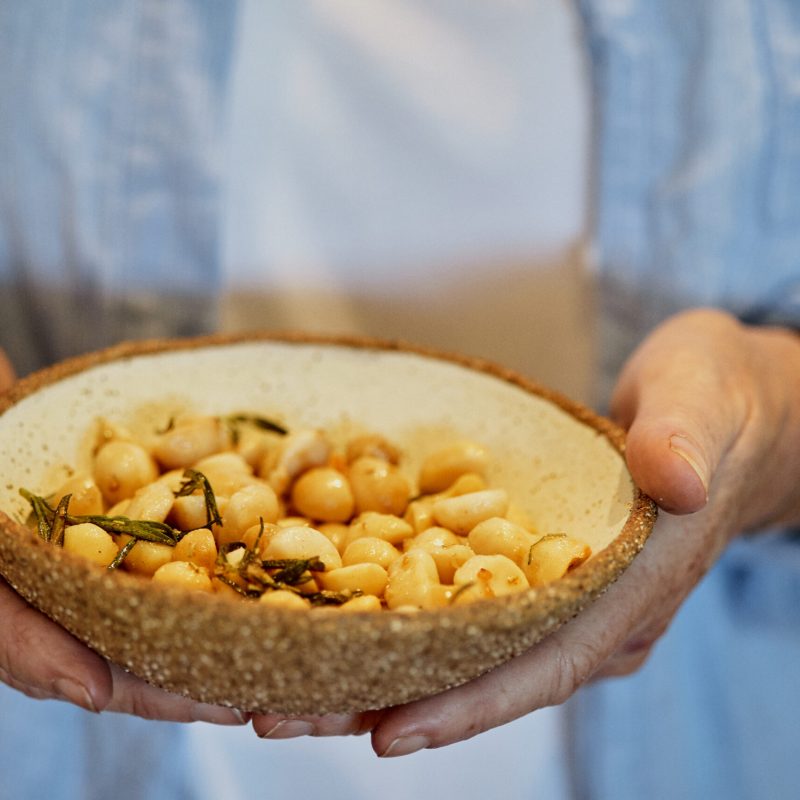 Macadamias with rosemary and garlic