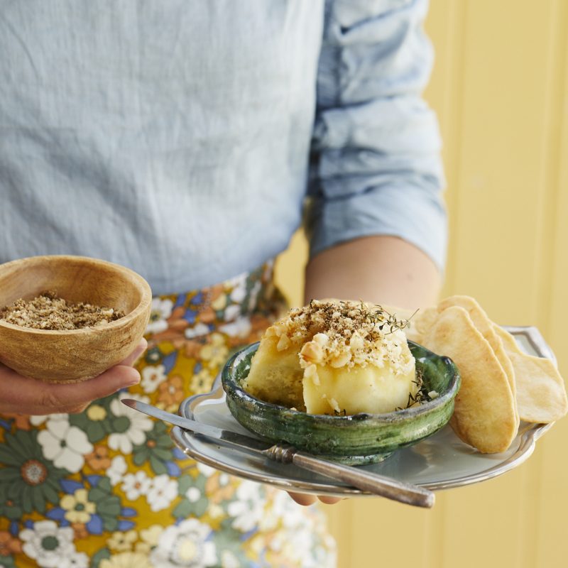 1912 Baked macadamia feta with vegan macadamia crispbreads and za’atar (1)