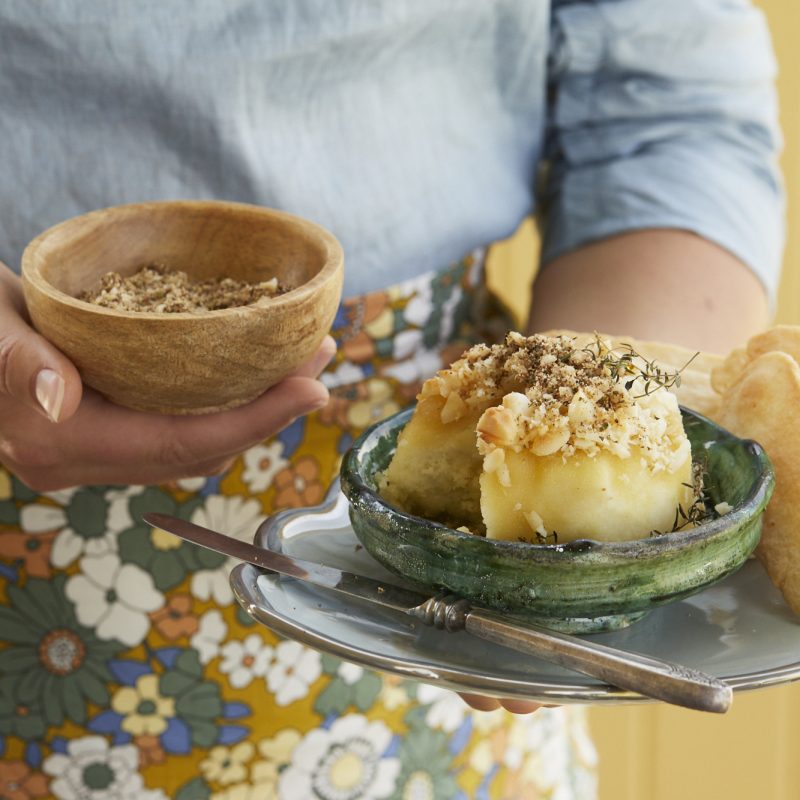 1912 Baked macadamia feta with vegan macadamia crispbreads and za’atar (2)