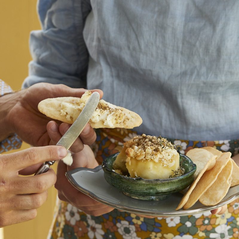 1912 Baked macadamia feta with vegan macadamia crispbreads and za’atar (6)