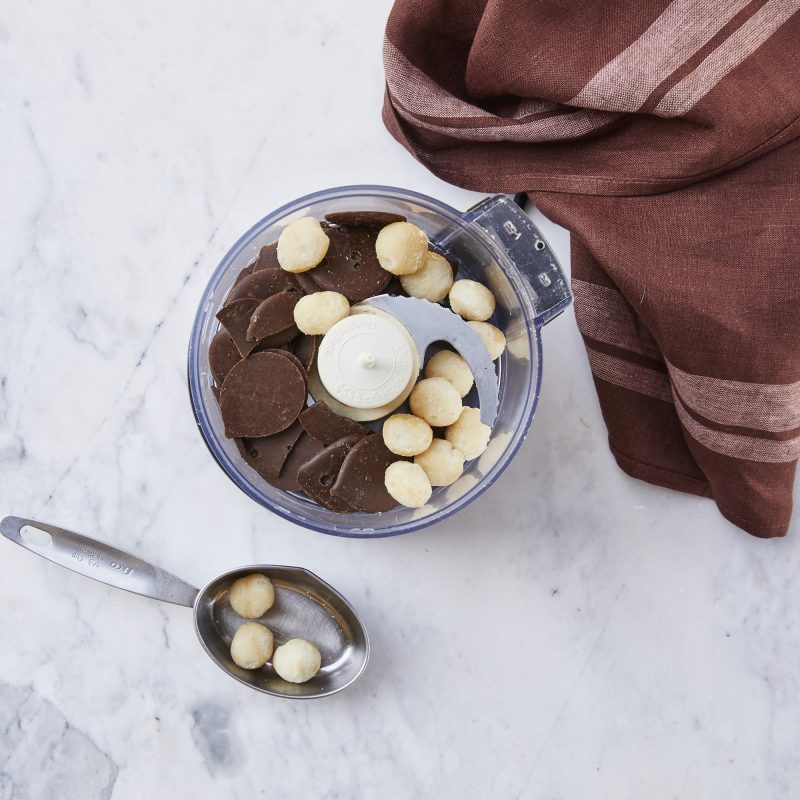 1912 Macadamia and carob Easter bunnies - step 1