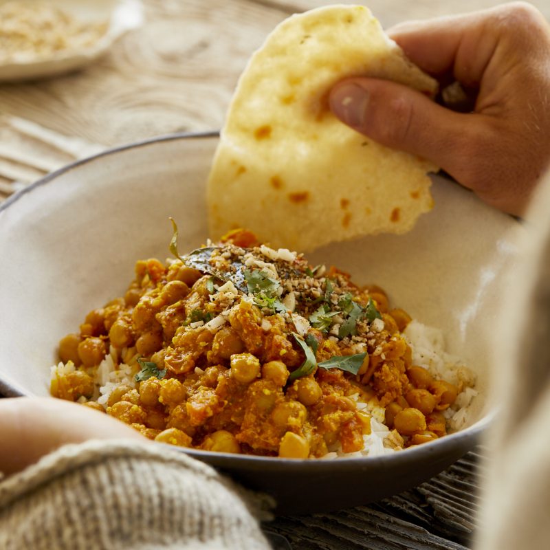 1912 Vegan macadamia and chickpea curry with macadamia roti bread (3)