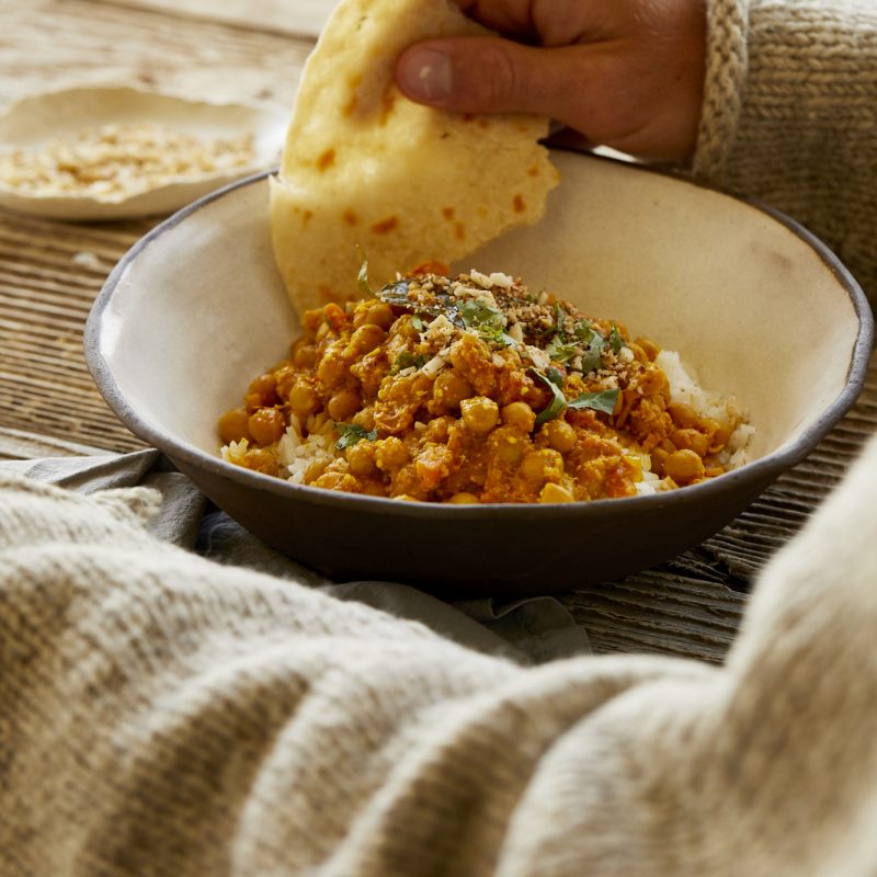 1912 Vegan macadamia and chickpea curry with macadamia roti bread (4)