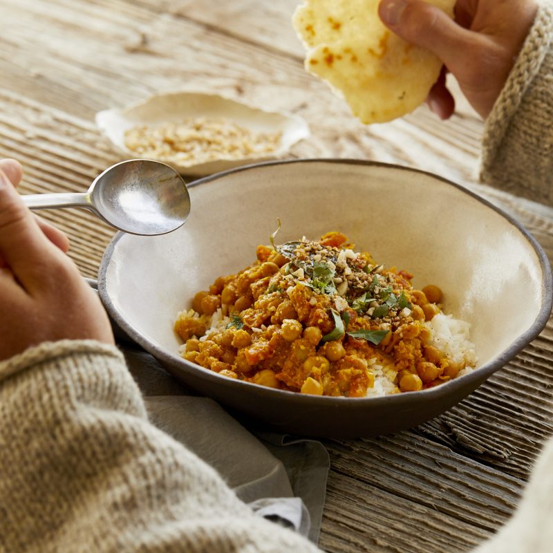 1912 Vegan macadamia and chickpea curry with macadamia roti bread (5)