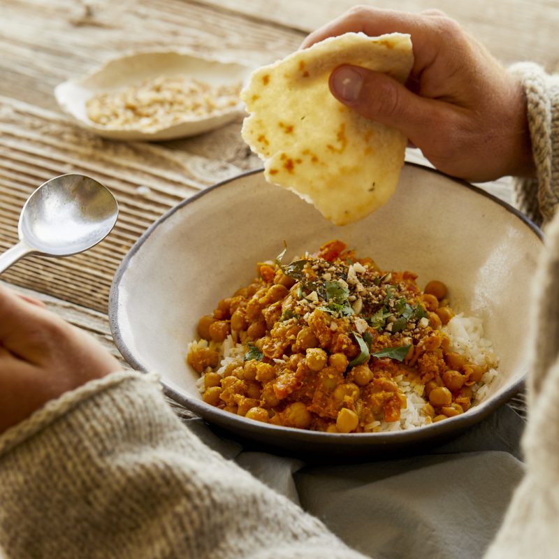 1912 Vegan macadamia and chickpea curry with macadamia roti bread (6)