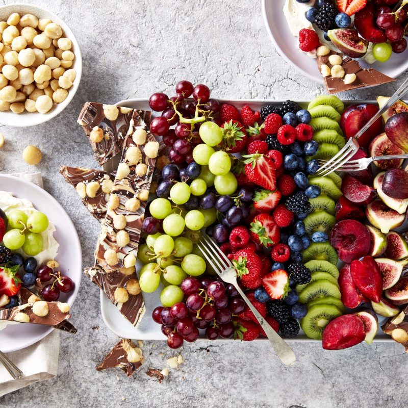 2401Autumn-fruit-platter-with-macadamia-chocolate-bark-1-scaled