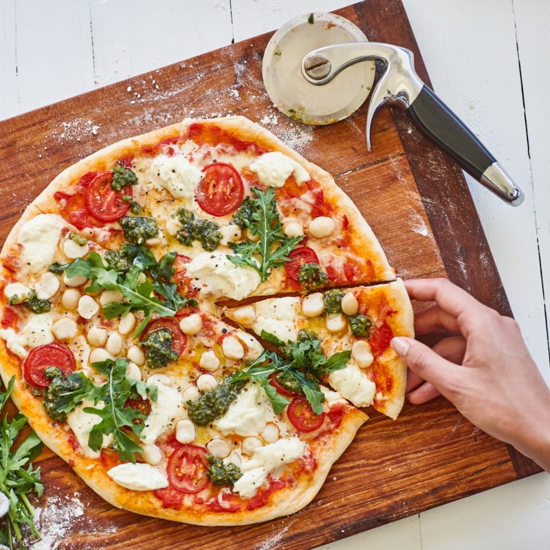 Make macadamia pizzas