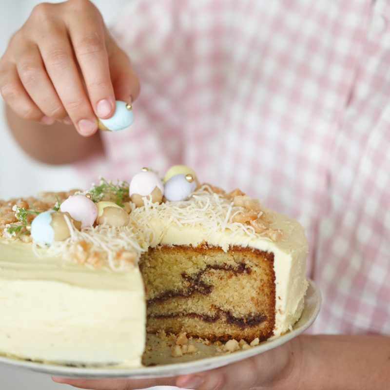 Easter-cake-with-macadamias-scaled